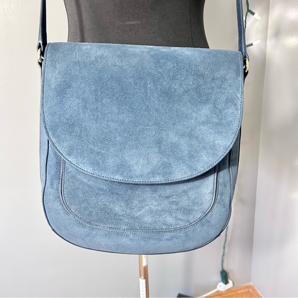 NWOT (never carried) Neely & Chloe blue suede saddlebag shaped shoulder bag - Picture 3 of 6